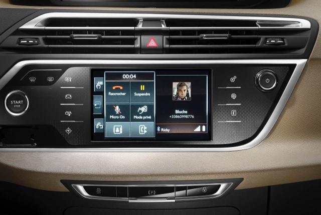 New C4 Picasso - display